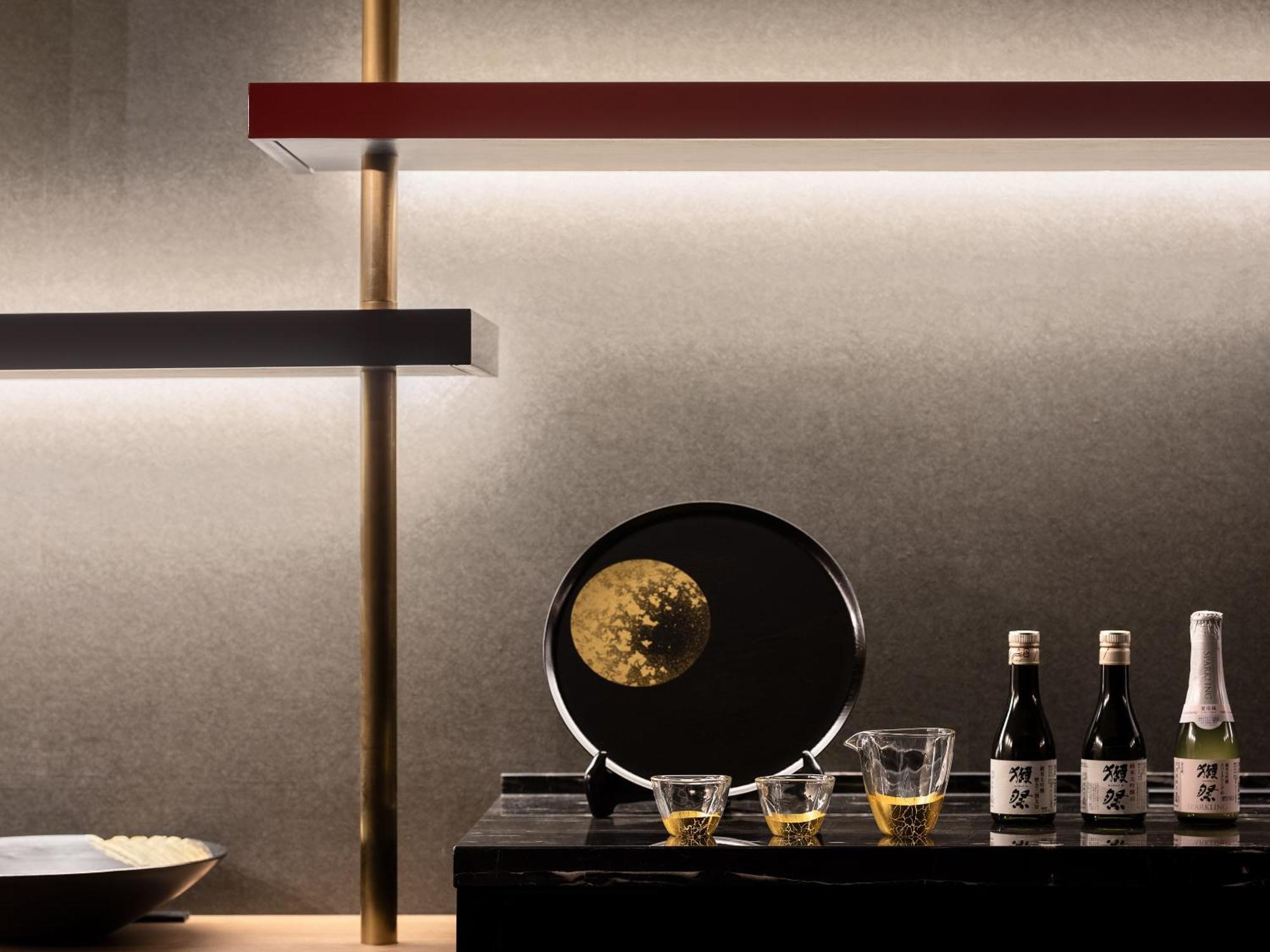 Mitsui Garden Hotel Roppongi Tokyo Premier Εξωτερικό φωτογραφία A selection of Japanese sake